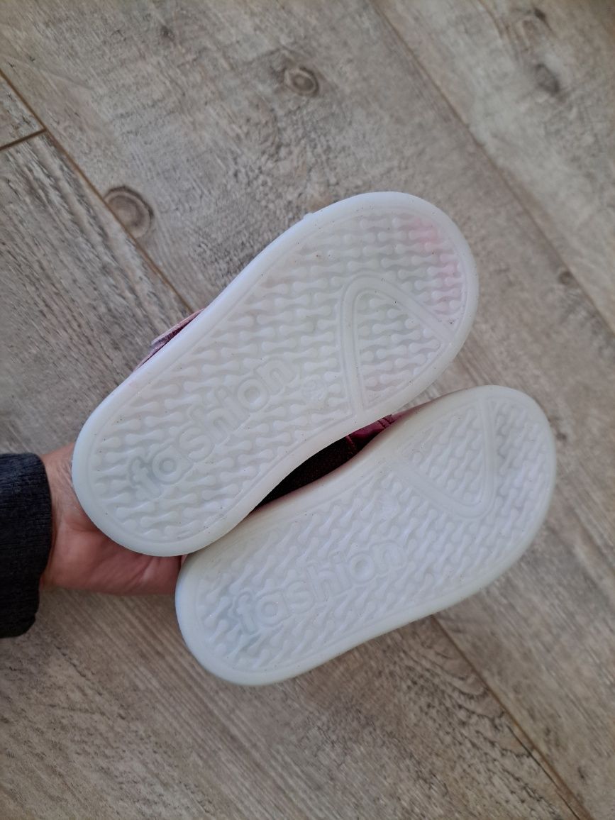 Buty, botki Hello Kitty, świecące LED,  mocny róż - rozm 24