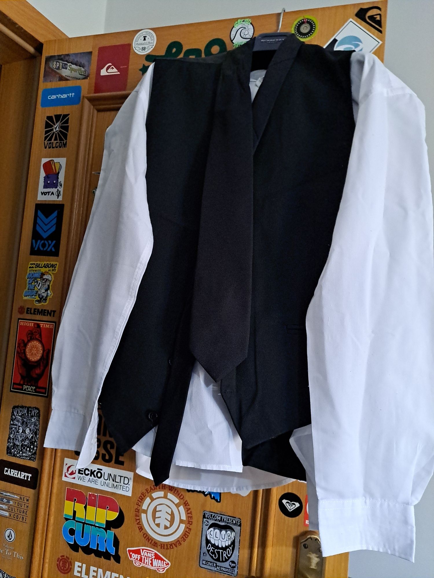 Traje completo com sapatos