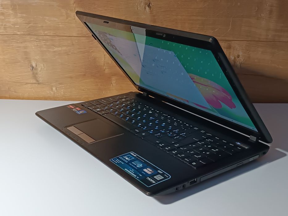 Ігровий Asus 15.6"/AMD A6/8 ОЗП/256 SSD/AMD 6700 (1 gb)