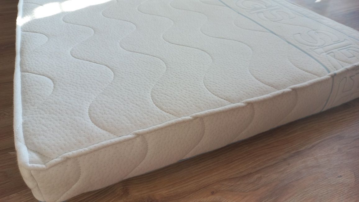 Hevea Baby 120x60 materac lateksowy
Pokrowiec: natural care aegis