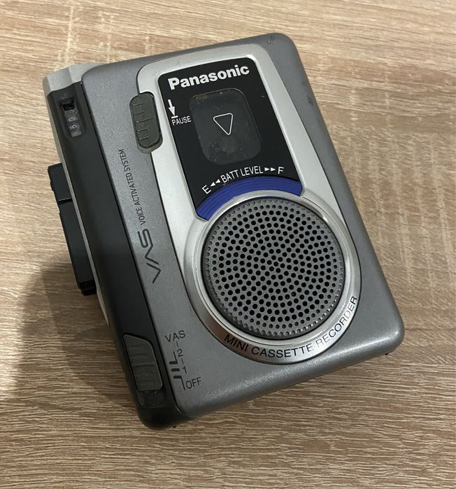 Walkman Panasonic RQ-L30 - z nagrywaniem / dyktafon - sparwny
