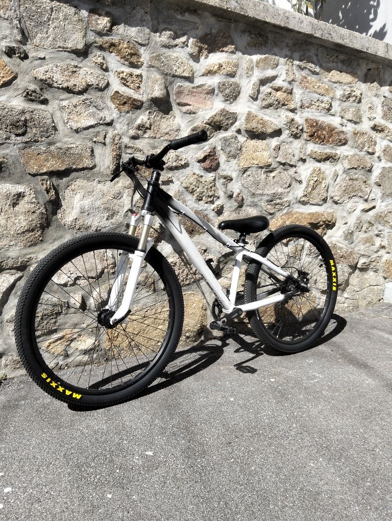 Bicicleta de Dirt/Whelling