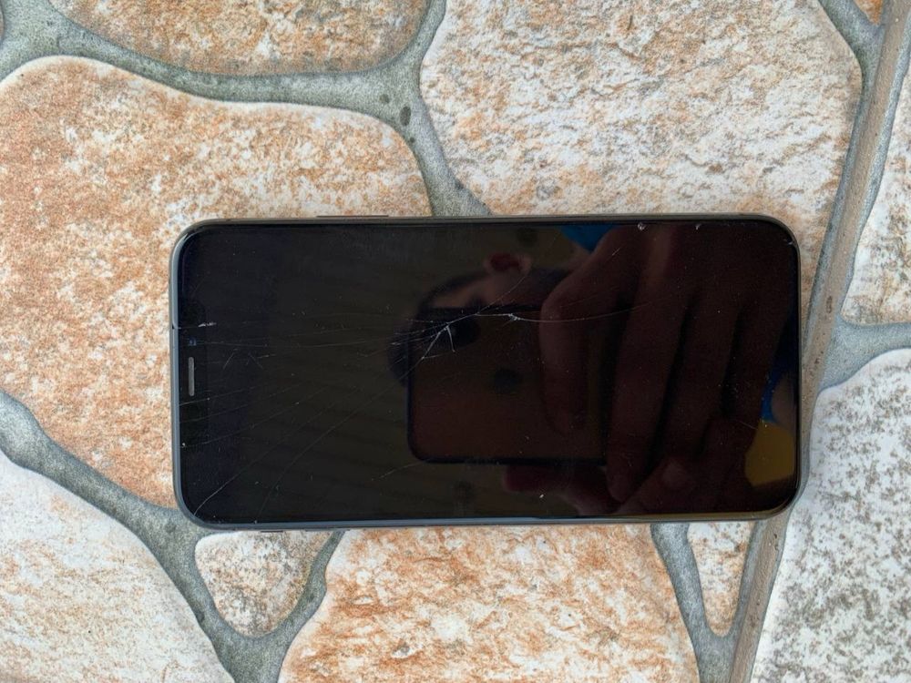 IPhone xs 64 гігабайт