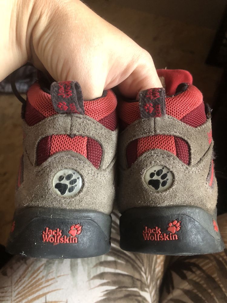 Продам ботинки jack wolfskin