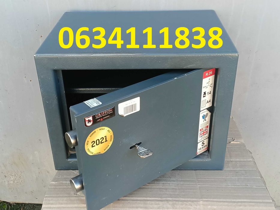 Сейф с полкой.  14 кг.  Высылаю Укрпочтой, Новой Почтой.