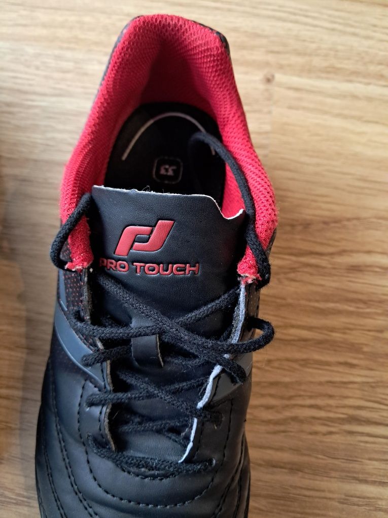 Buty piłkarskie Pro Touch r.33