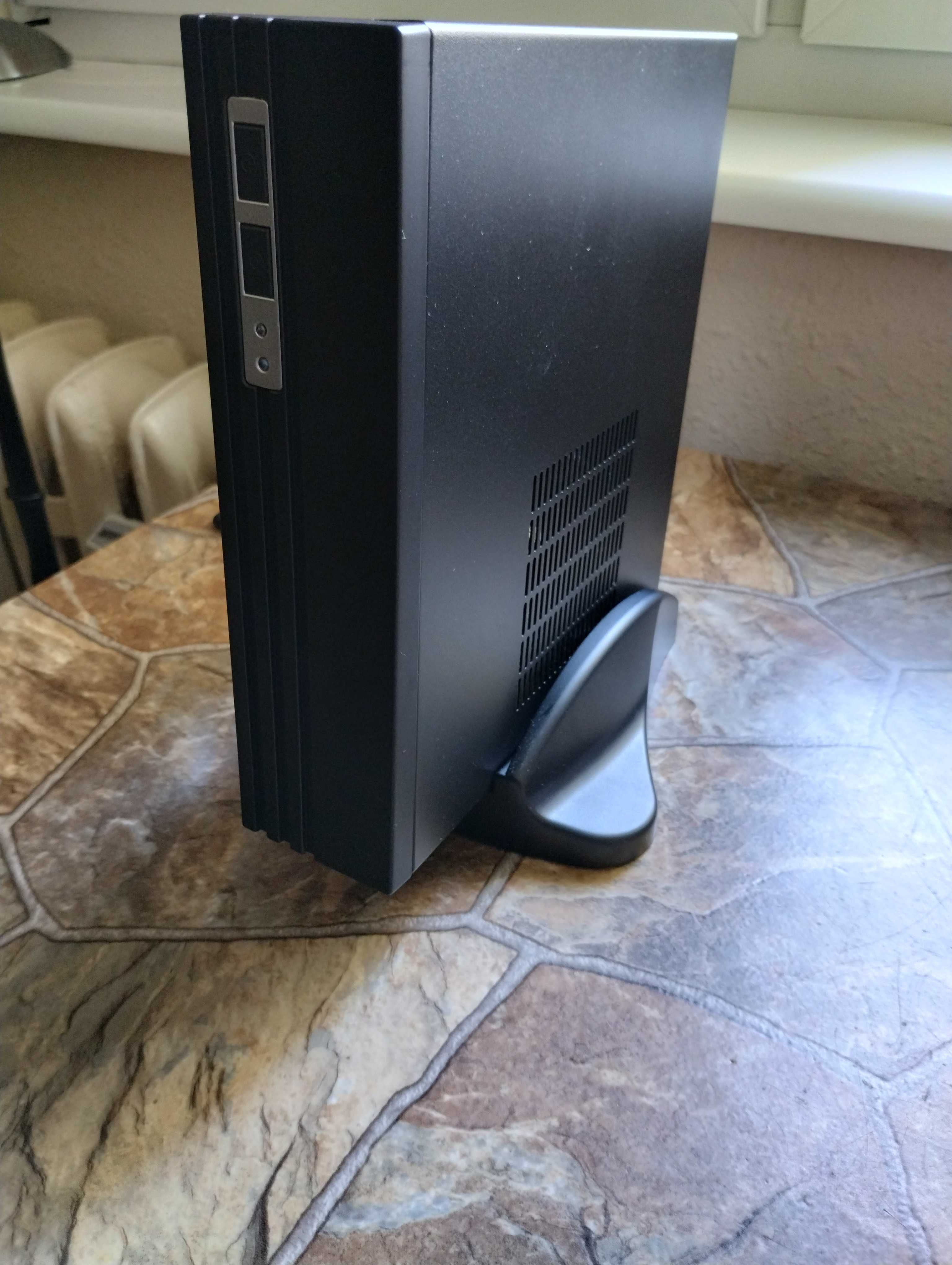 Komputerek Mini ITX