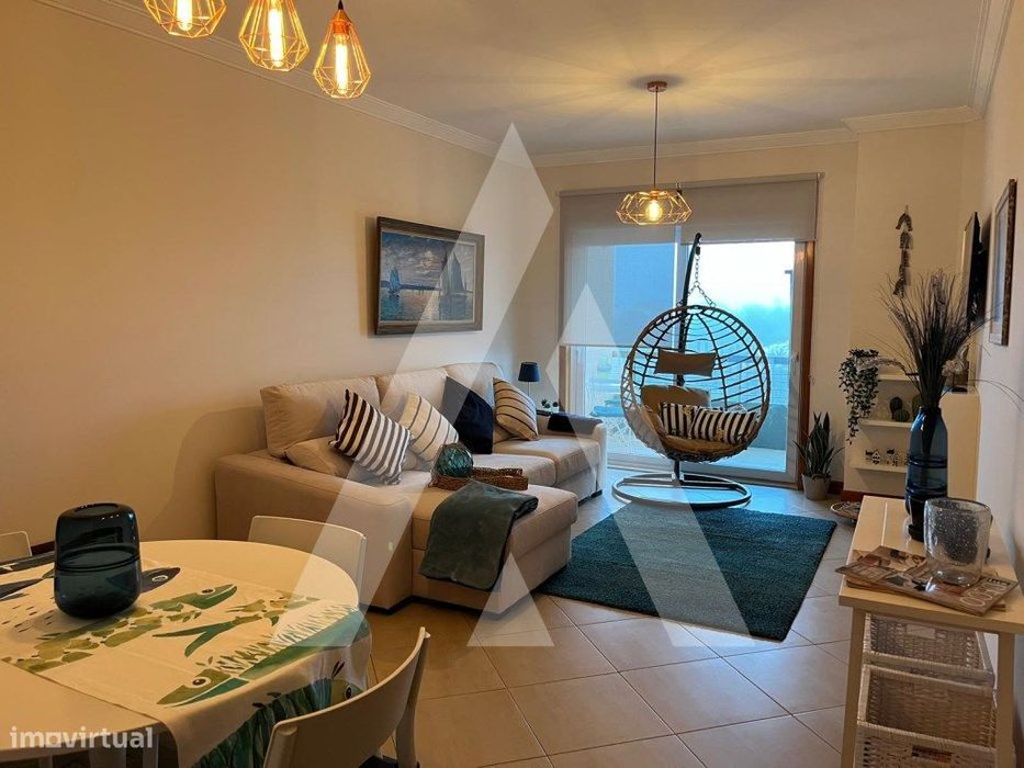 Apartamento T2 na 1º linha da Praia da Barra com vista Mar..