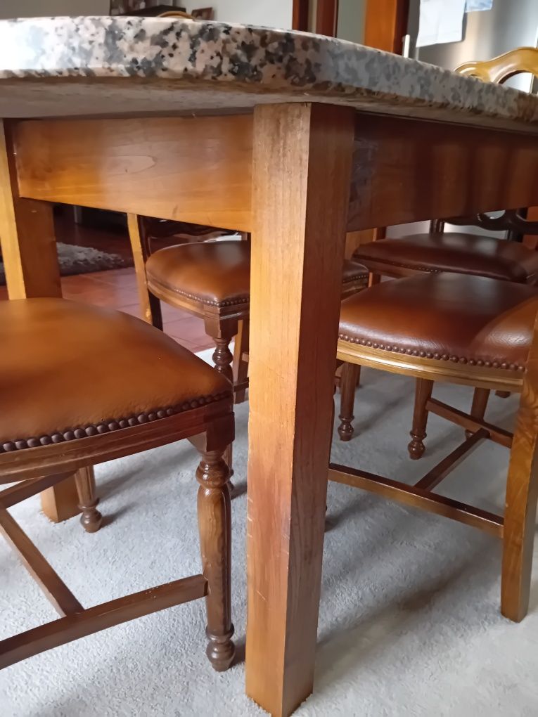 Vendo mesa +4 cadeiras