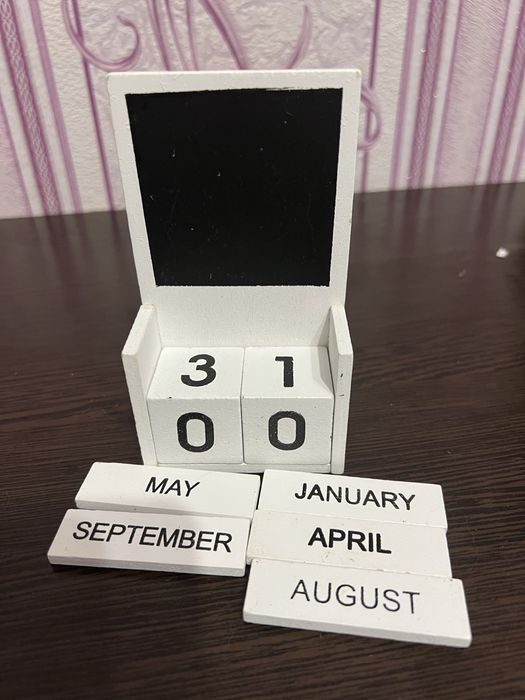 Декоративний календар