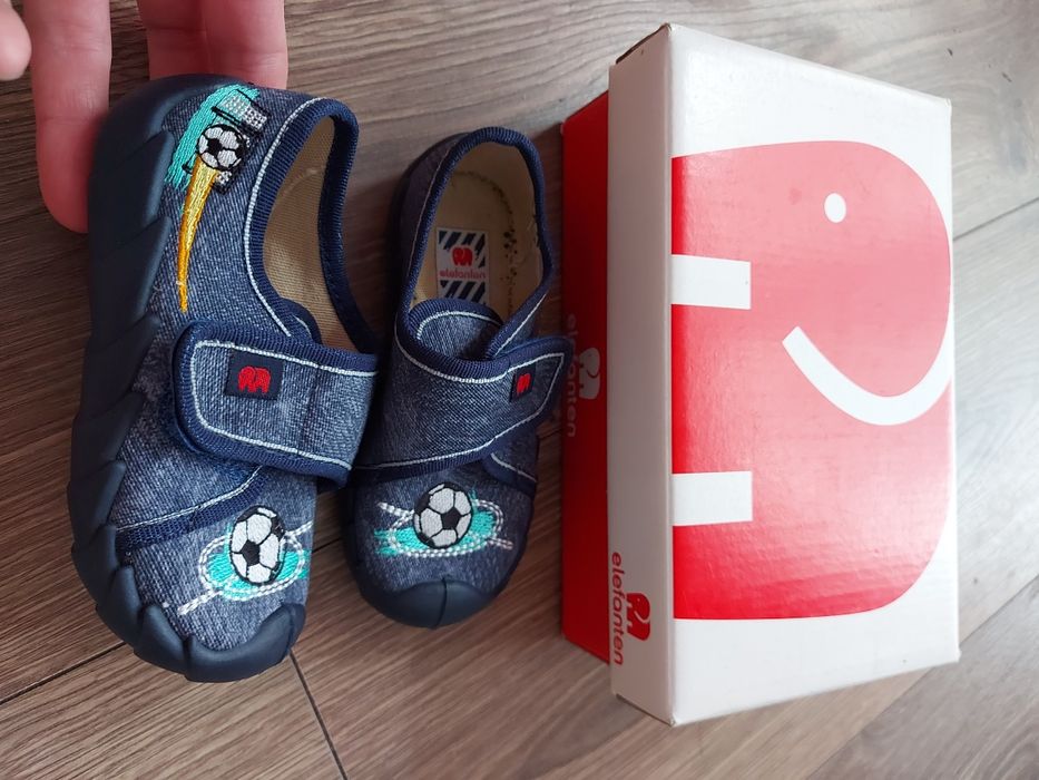 Kapcie 23 Elefanten 15cm do żłobka NOWE