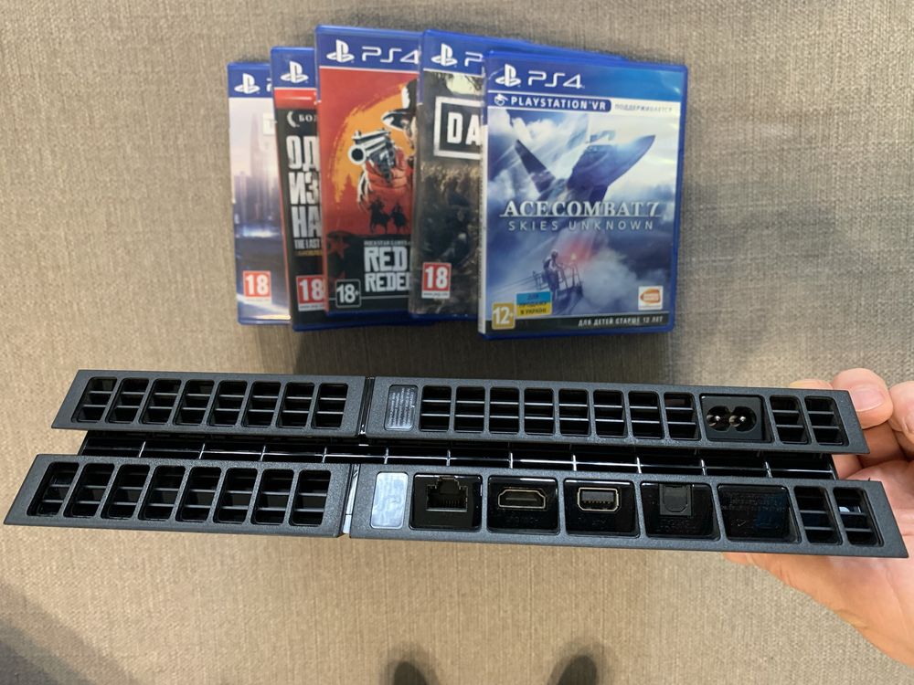 Приставка Sony Playstation 4 1 Тб+ 2 джостики + 5 ігр