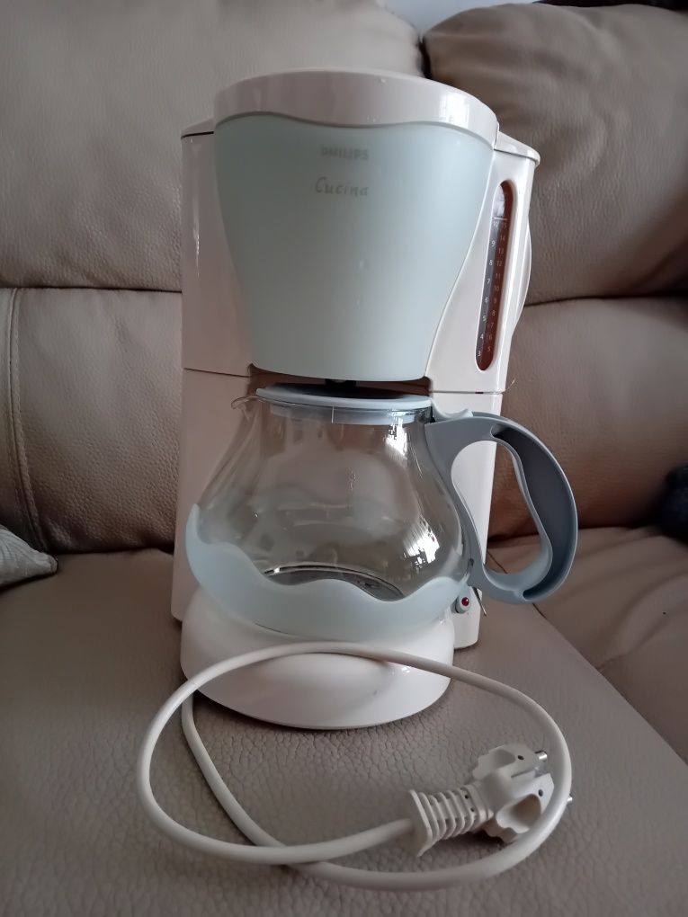 Cafeteira portátil eléctrica marca Philips