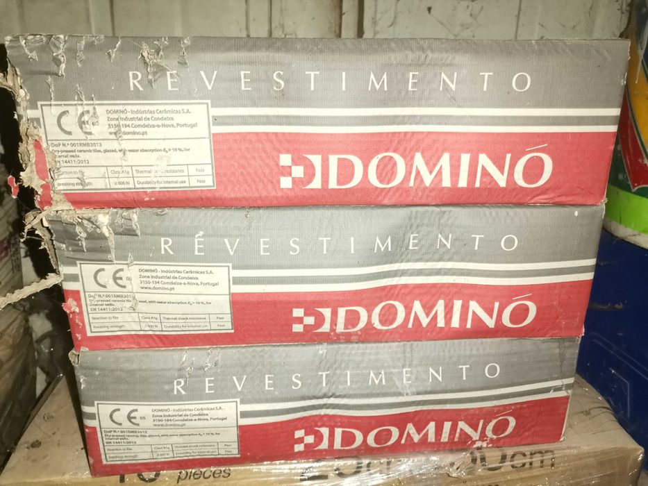 Vendo azulejos de parede da domino