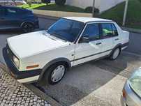 VW Jetta 1.6 TD com AC e direção assistida