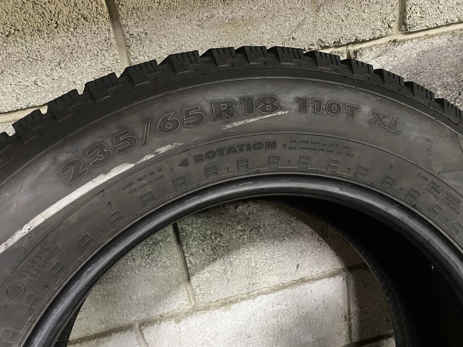 Зимові шини 235/65 R18 (110T) NOKIAN