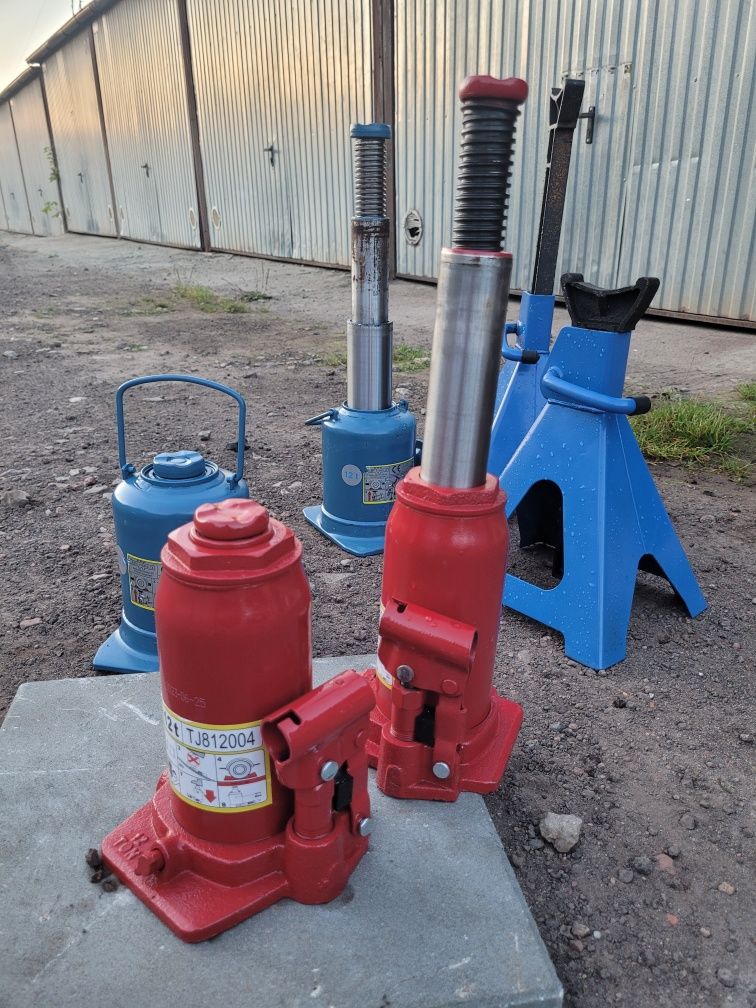 Podnośnik hydrauliczny MAN - 12t, Fabryczny