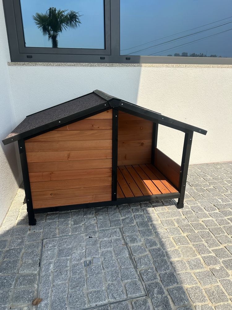 Casota de Madeira com Patio para caes