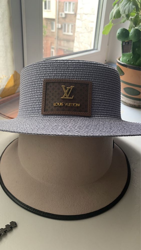 Louis Vuitton / Шляпа