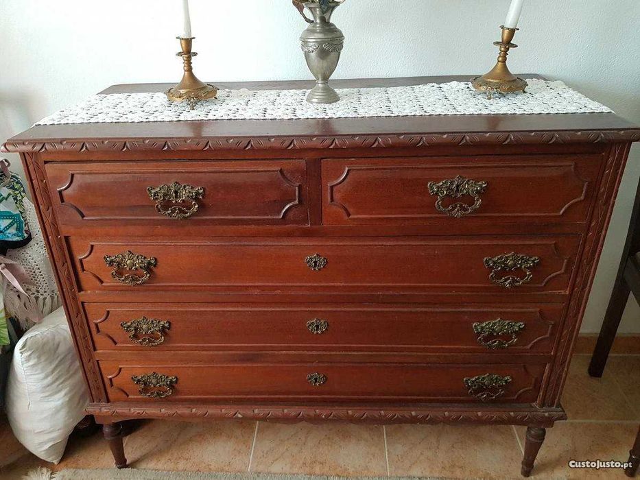 Mobília de quarto vintage em madeira maciça