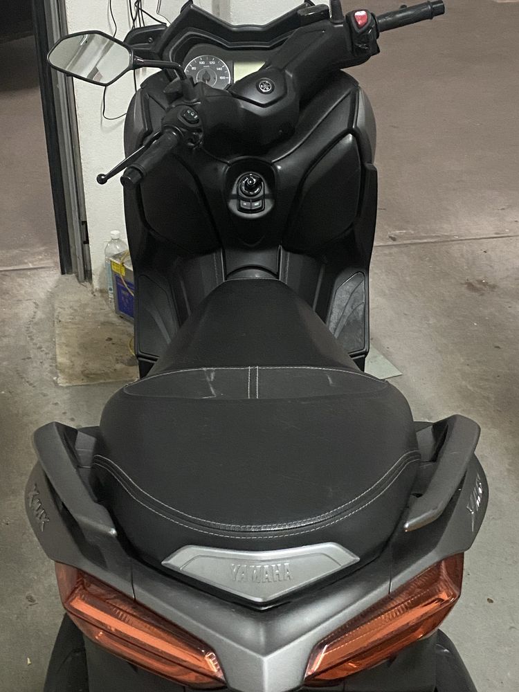 Yamaha X-Max 300 | 18.000 km | Revisões na marca | Como nova