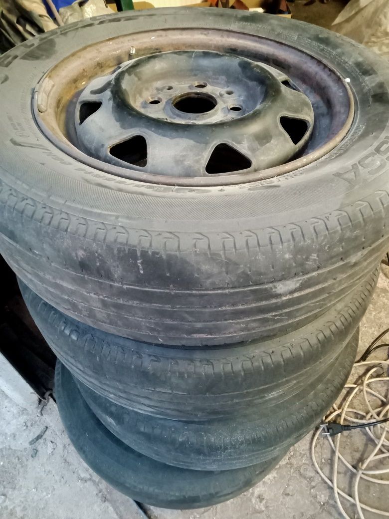 Диски авто r14 на4болта з гумою" Ланос"