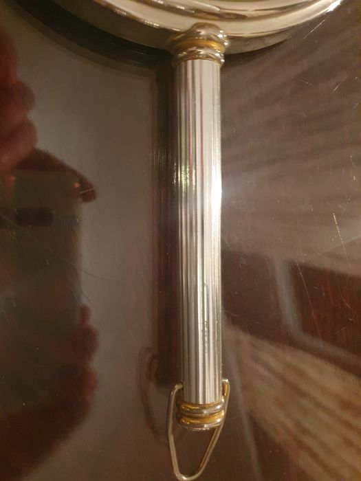 Lusterko dwustronne powiększające.