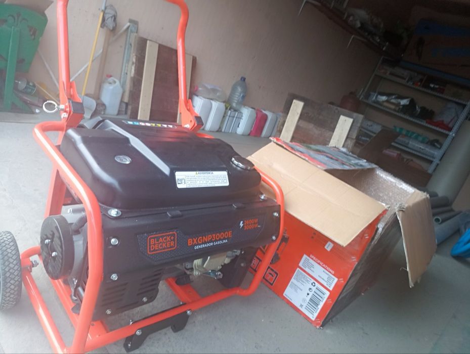 Бензиновий генератор Black+Decker BXGNP3000E 2600/3000 W