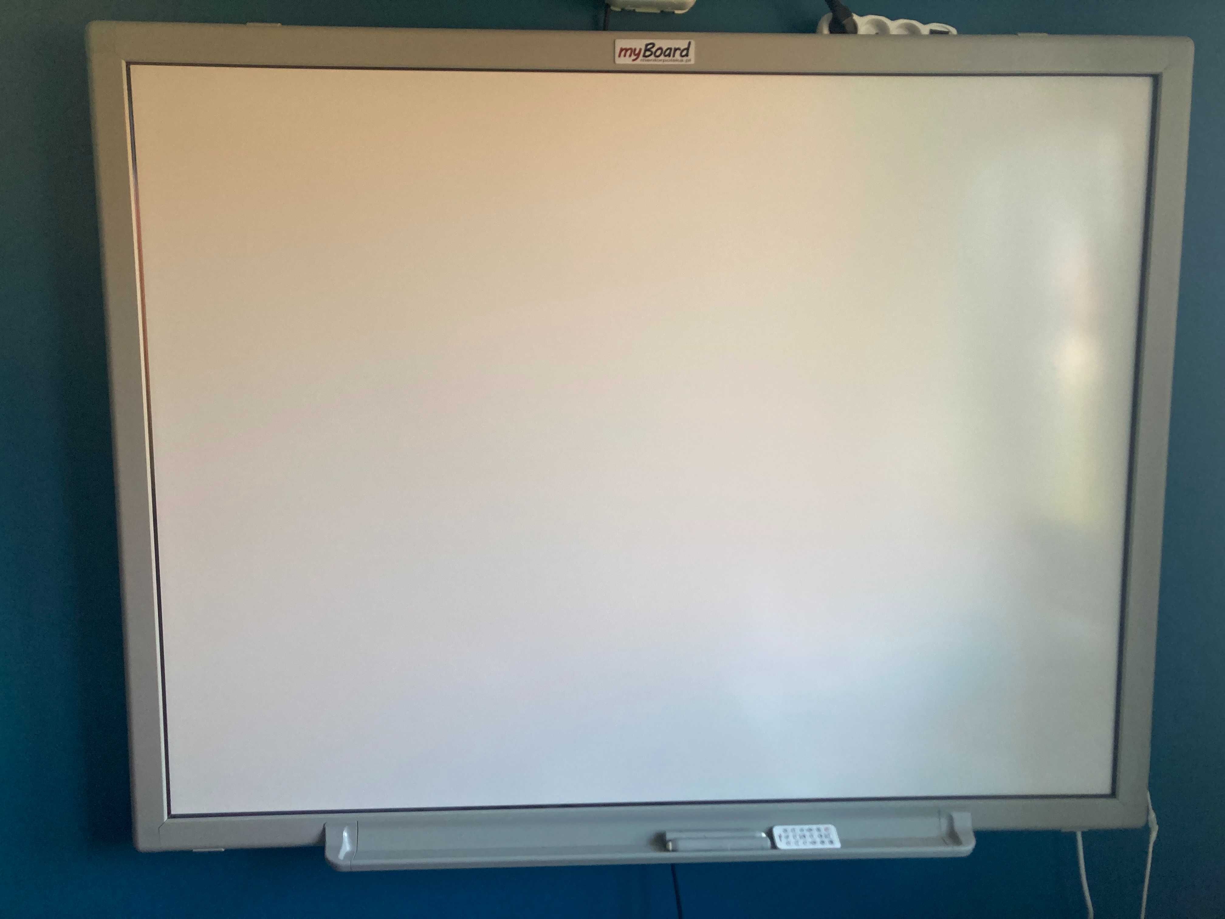Tablica interaktywna dotykowa myBOARD Silver 70"C + projektor