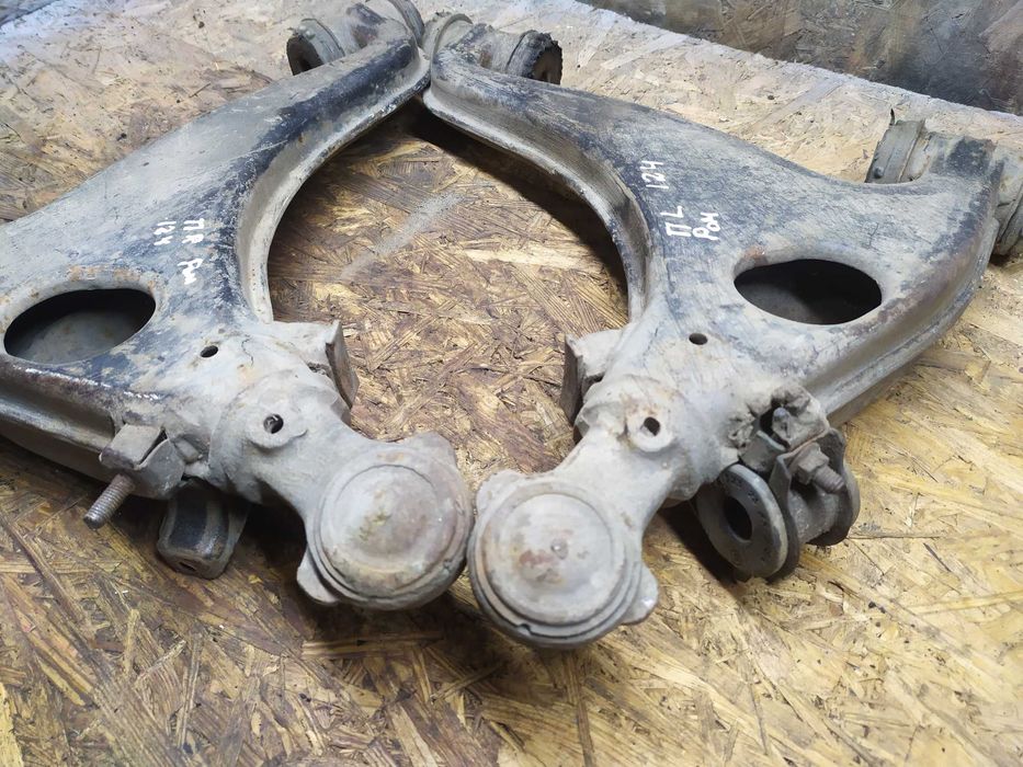 Ричаг передній Мерседес 124 Mercedes w124