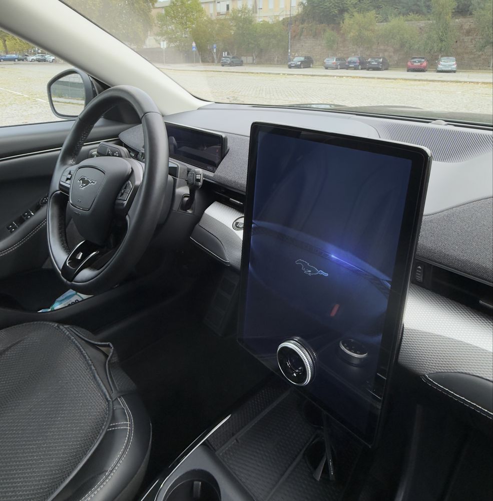 Mustang Mach E - Pack Tech + Teto Panoramico