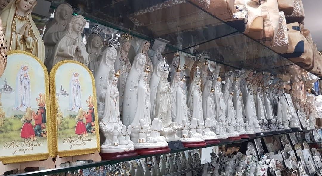 Oportunidade Única: Loja de Artigos Religiosos em Fátima - Trespasse