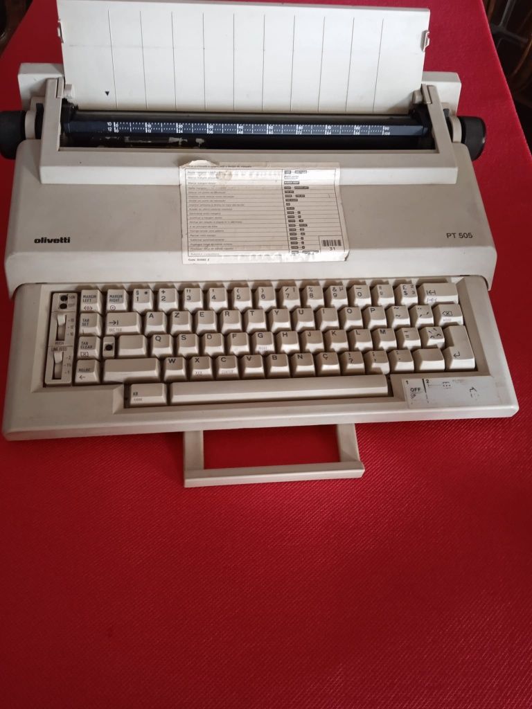 Máquina escrever eléctrica olivetti