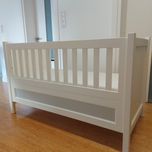 Łóżeczko niemowlęce/dziecięce drewniane Nizio, od 0-5 lat Caramella