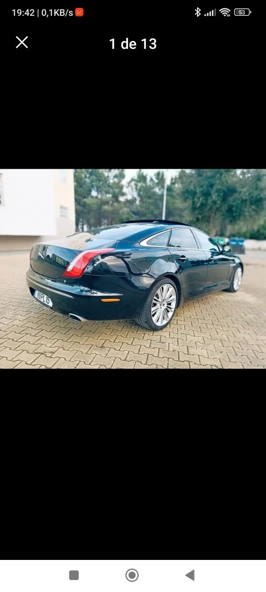 Jaguar XJ de cor preta