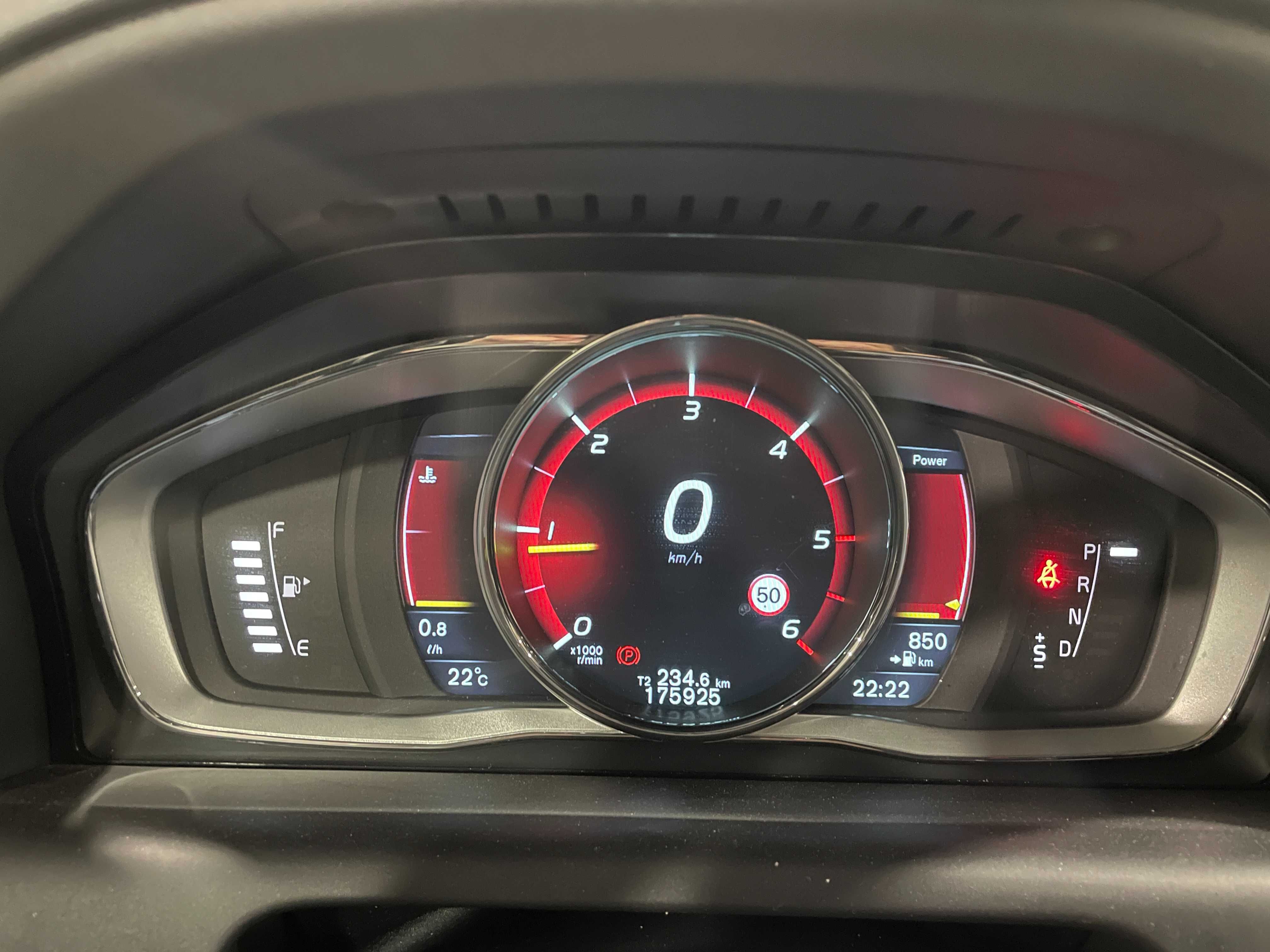 Volvo XC60 R-Design D4 2.0 Diesel 190CV automático FULL EXTRAS