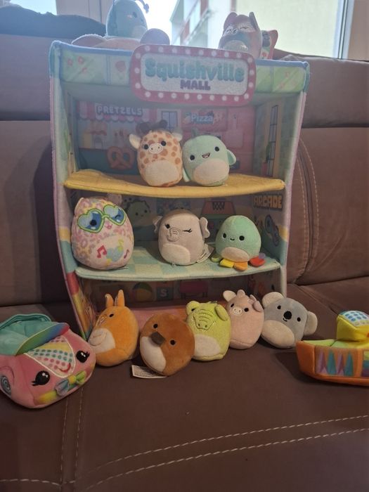 Domek squishmallows z maskotkami