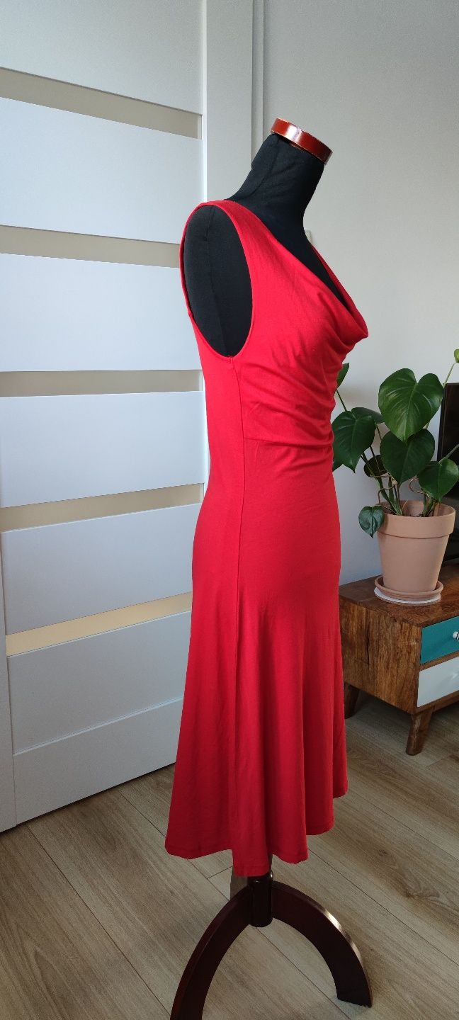 Sukienka czerwona bez rękawów S/M wiskoza elastan Miss Berge