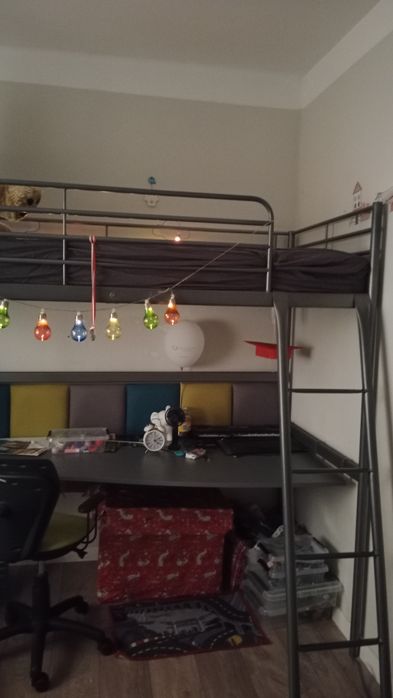 Łóżko piętrowe z biurkiem Ikea SVARTA 90x200 cm