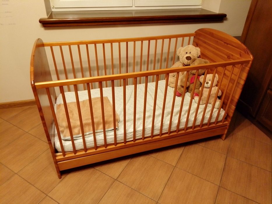 Łóżeczko drewniane