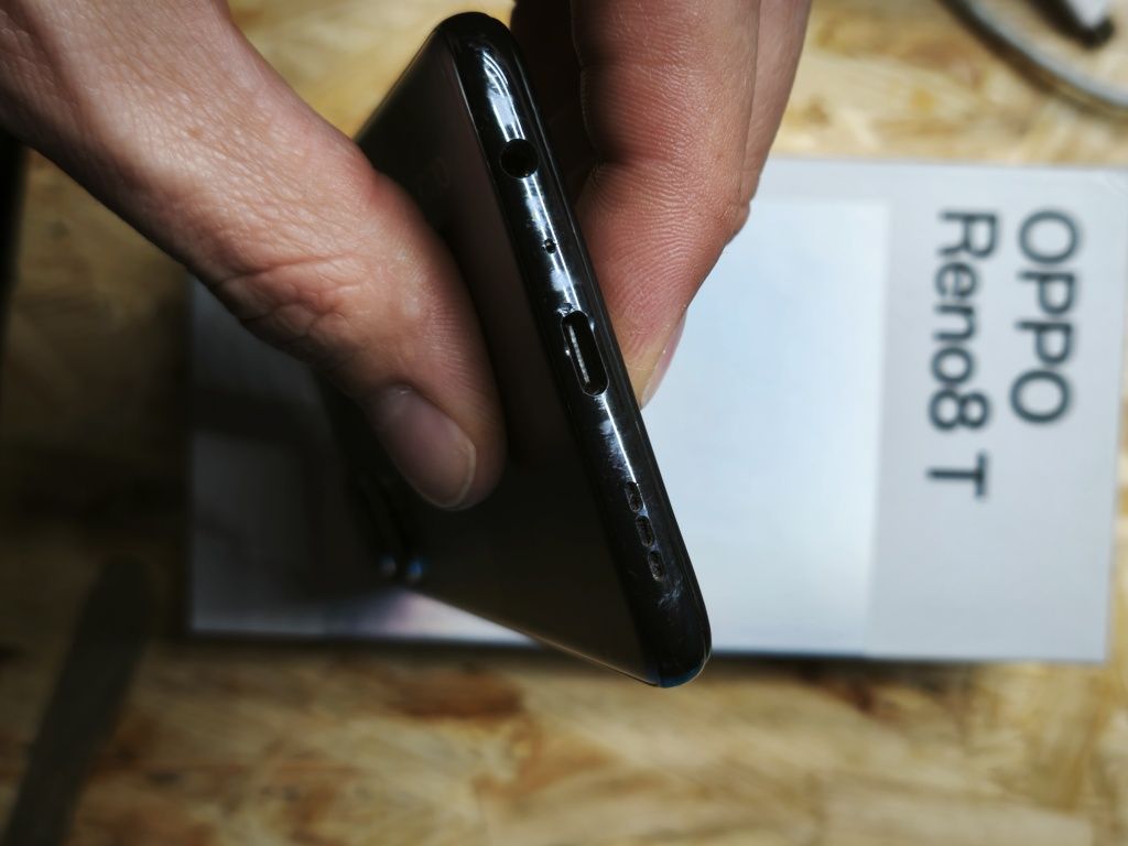 Продам Oppo Reno 8T 8/128 Midnight Black
