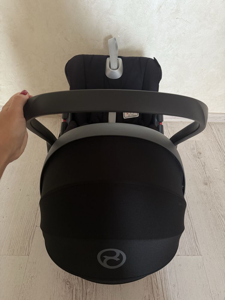 Автокрісло cybex cloud Z deep black чорне