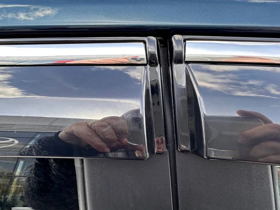 Ветровики с хромом.для всех авто.наличие в описании