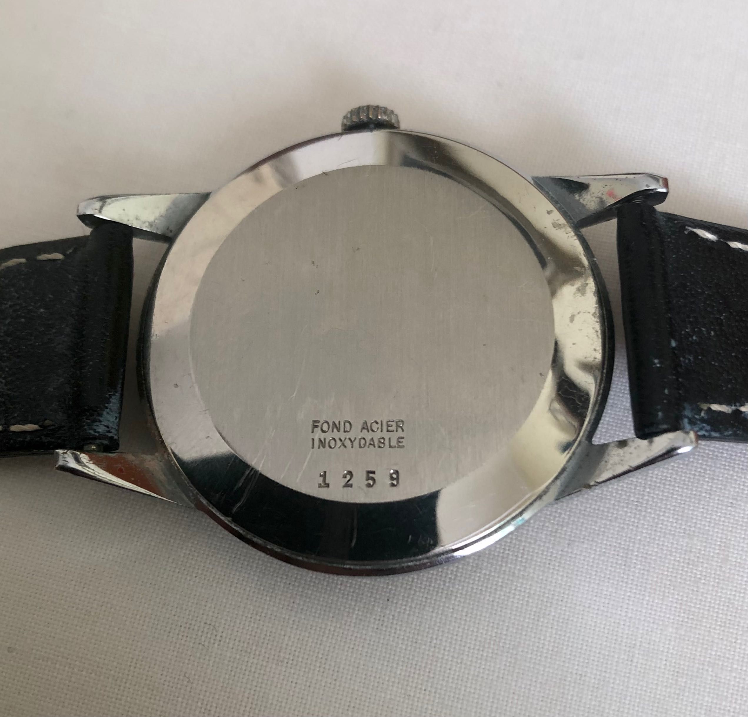 4 Relógios - Yema, Fossil, Timex e Colonial.