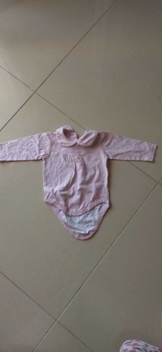 2 Bodys Rosa de Menina lindos tamanho 1-3 e 6-8 meses