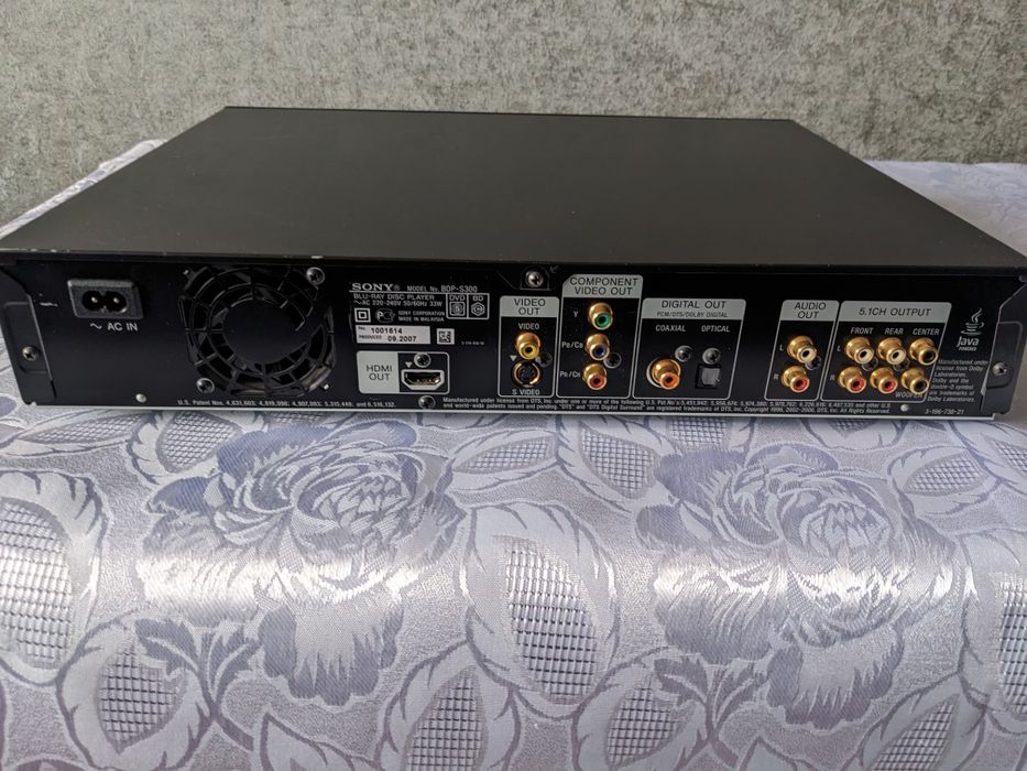 Продам оригинальный DVD плеер Sony