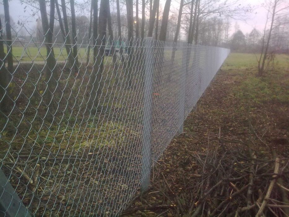 Ogrodzenie z siatki ocynkowanej 150cm z płyta prefabrykowaną + montaż