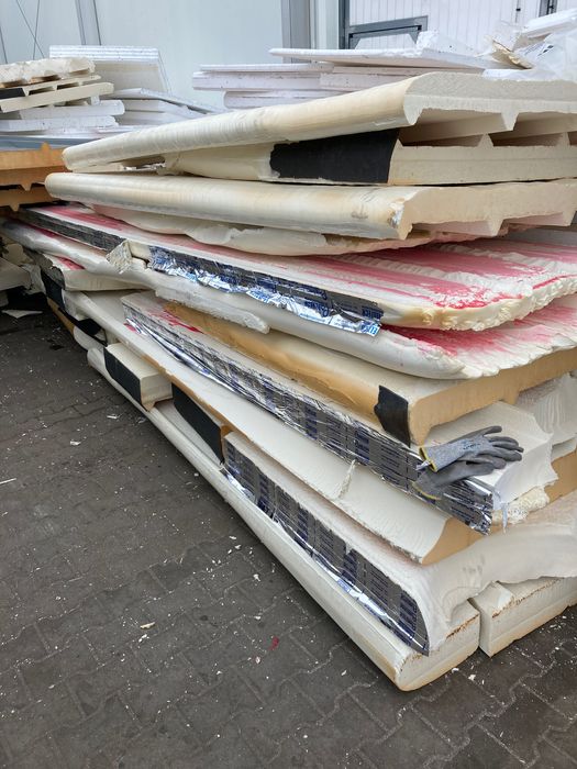 Płyty warstwowe ścienne lub dachowe