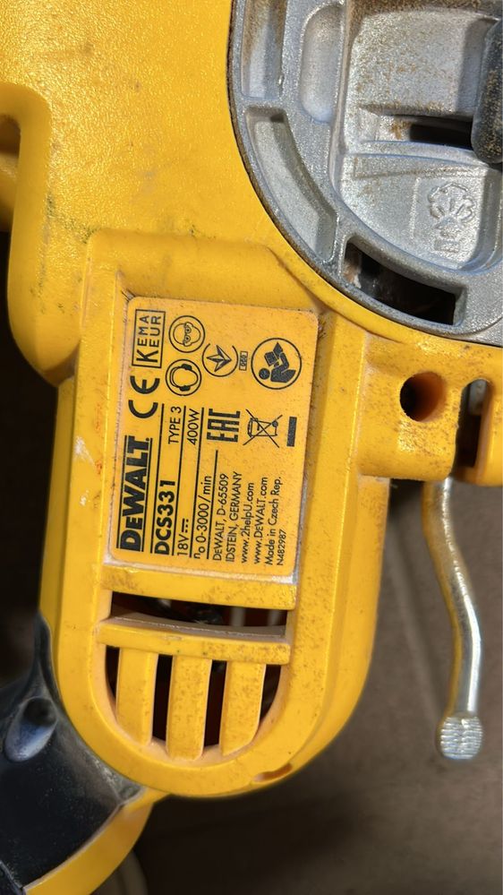 Wyrzynarka dewalt DCS 331