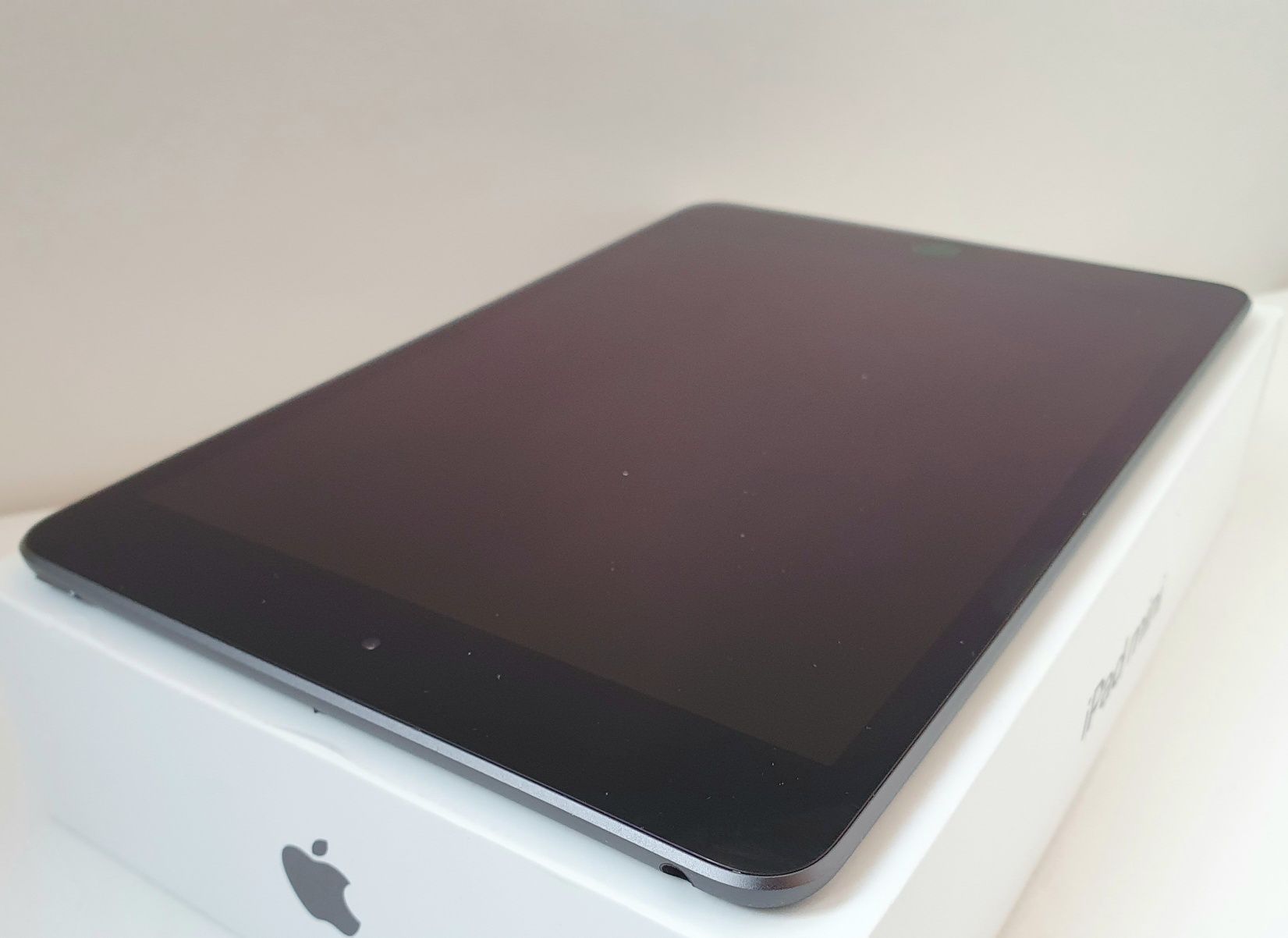 iPad mini 5 256GB wifi Space Grey A2133 робочий цілий подарунки!